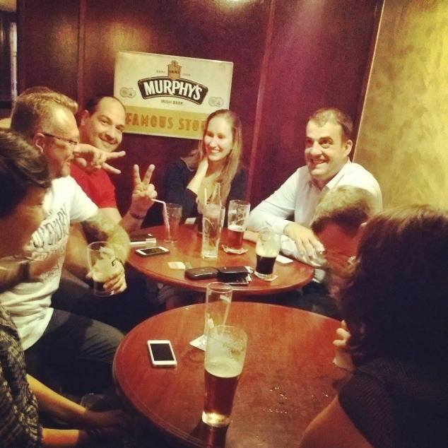 Boire de la Murphy's Irish Stout au Murphy's à Mulhouse